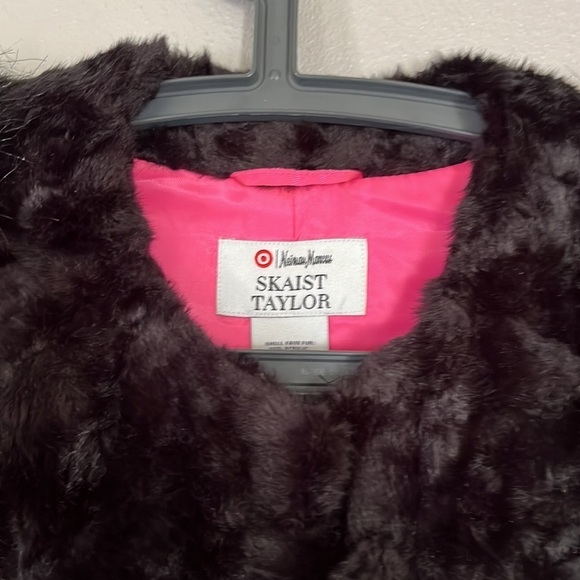 Neiman Marcus/Target Skaist Taylor Fur like material vest - Picture 3 of 6